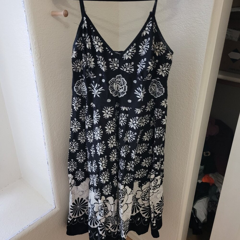 Plus size 1x.  Will sell fast!!